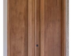 Pintu Rumah Kayu Utuh Solid – Panduan Lengkap Memilih & Merawat