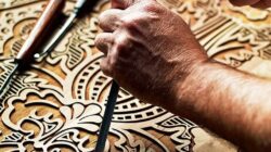 Sejarah Panjang Ukiran, Kualitas Bahan, dan Keterampilan Turun-Temurun